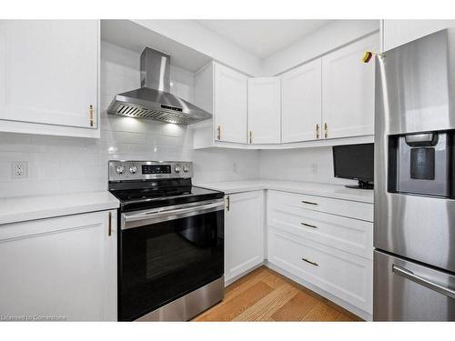 103 Norwich Road, Breslau, ON - Indoor Photo Showing Kitchen