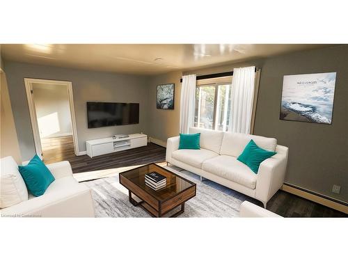 4-89 Beck Street, Cambridge, ON - Indoor Photo Showing Living Room