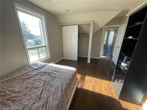 767 Garden Street, Cambridge, ON - Indoor Photo Showing Bedroom