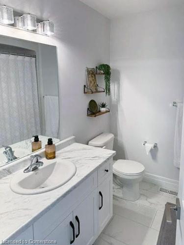 849 Edinburgh Drive, Woodstock, ON - Indoor Photo Showing Bathroom