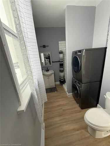 2-397 Dundas Street, Woodstock, ON - Indoor Photo Showing Laundry Room