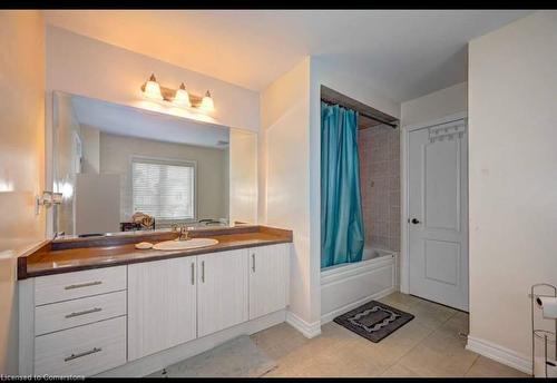 525 Linden Drive, Cambridge, ON - Indoor Photo Showing Bathroom