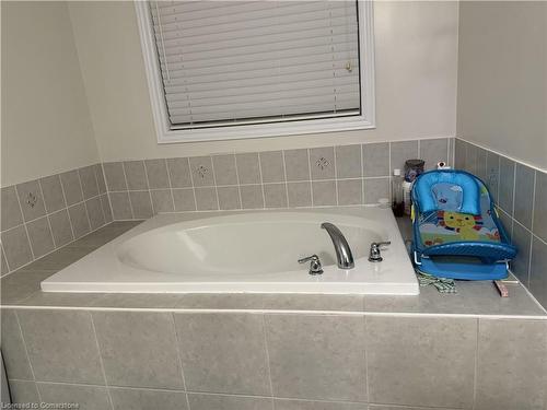 525 Linden Drive, Cambridge, ON - Indoor Photo Showing Bathroom