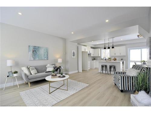 38 Albert Street, Cambridge, ON - Indoor Photo Showing Living Room