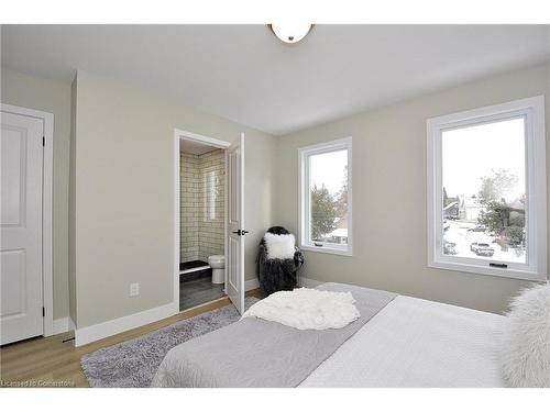 38 Albert Street, Cambridge, ON - Indoor Photo Showing Bedroom