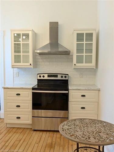 42A-40-42 Blenheim Road, Cambridge, ON - Indoor Photo Showing Kitchen