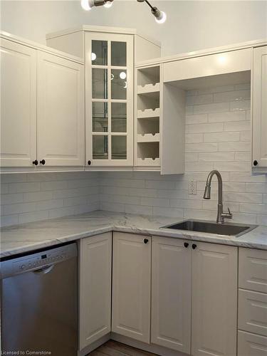 42A-40-42 Blenheim Road, Cambridge, ON - Indoor Photo Showing Kitchen