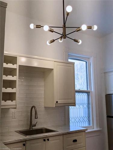 42A-40-42 Blenheim Road, Cambridge, ON - Indoor Photo Showing Kitchen