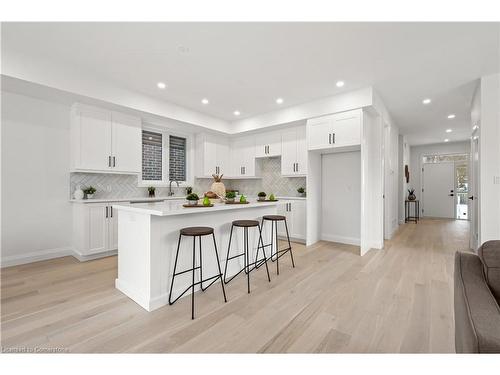 11 Ontario Street, Cambridge, ON - Indoor Photo Showing Kitchen With Upgraded Kitchen