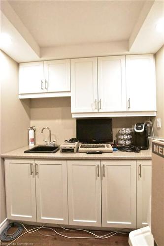 538 Terrington Crescent, Kitchener, ON - Indoor Photo Showing Kitchen