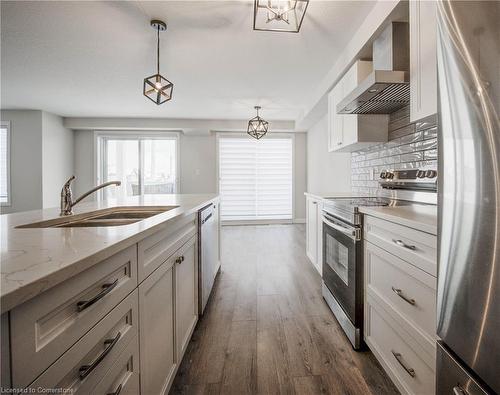 25 Valencia Avenue, Kitchener, ON - Indoor Photo Showing Kitchen With Stainless Steel Kitchen With Double Sink With Upgraded Kitchen