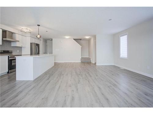 25 Valencia Avenue, Kitchener, ON - Indoor Photo Showing Kitchen