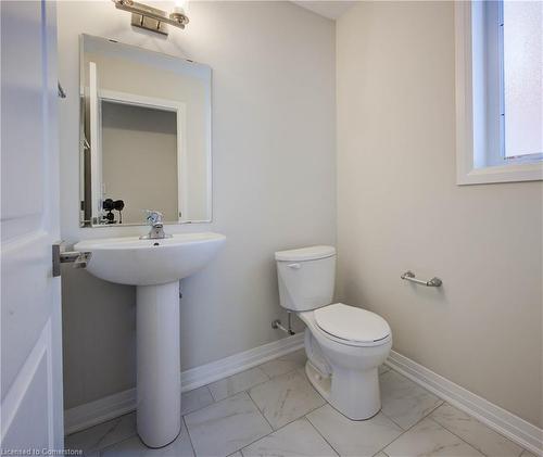 25 Valencia Avenue, Kitchener, ON - Indoor Photo Showing Bathroom