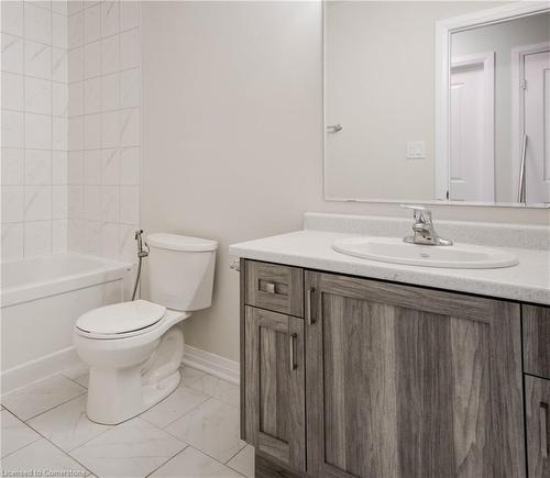 25 Valencia Avenue, Kitchener, ON - Indoor Photo Showing Bathroom