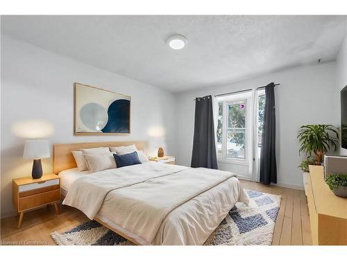 183 Cole Road, Guelph, ON - Indoor Photo Showing Bedroom