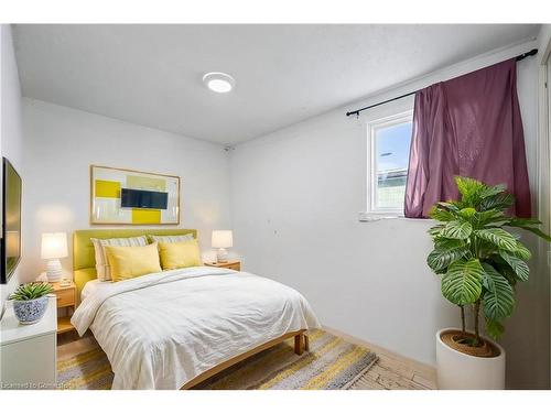 183 Cole Road, Guelph, ON - Indoor Photo Showing Bedroom