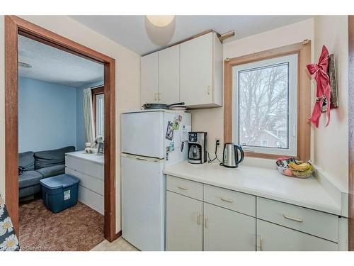 48 Alma Street S, Guelph, ON - Indoor Photo Showing Kitchen