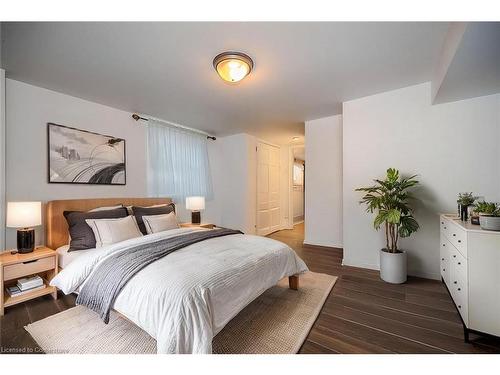 113 Elizabeth Street, Guelph, ON - Indoor Photo Showing Bedroom