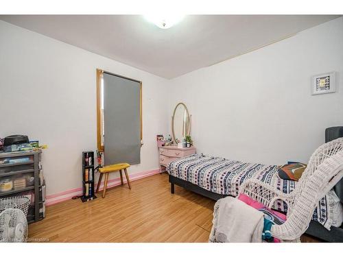 113 Elizabeth Street, Guelph, ON - Indoor Photo Showing Bedroom