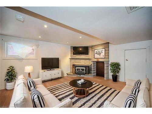 113 Elizabeth Street, Guelph, ON - Indoor Photo Showing Living Room With Fireplace