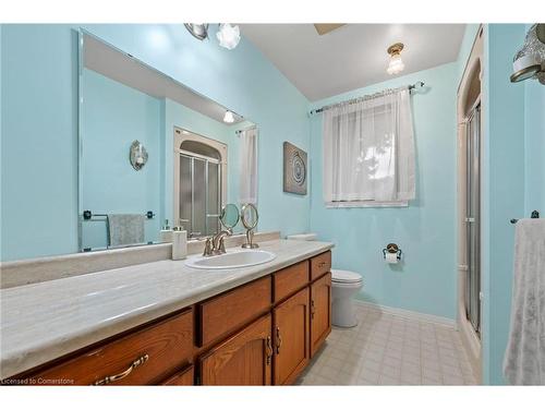 10 Kortright Road E, Guelph, ON - Indoor Photo Showing Bathroom