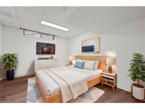 10 Kortright Road E, Guelph, ON - Indoor Photo Showing Bedroom