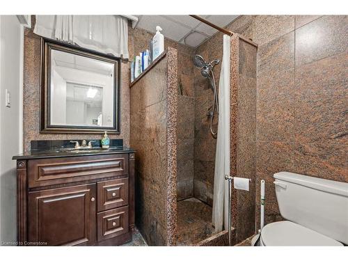 10 Kortright Road E, Guelph, ON - Indoor Photo Showing Bathroom