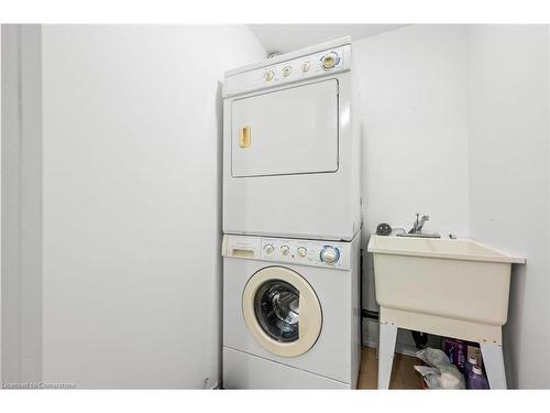 10 Kortright Road E, Guelph, ON - Indoor Photo Showing Laundry Room