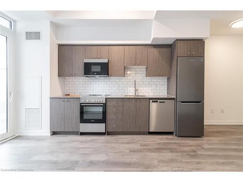 204-5 Wellington Street, Kitchener, ON - Indoor Photo Showing Kitchen With Stainless Steel Kitchen