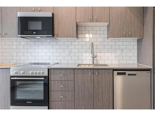 204-5 Wellington Street, Kitchener, ON - Indoor Photo Showing Kitchen With Stainless Steel Kitchen