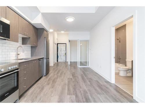 204-5 Wellington Street, Kitchener, ON - Indoor Photo Showing Kitchen With Stainless Steel Kitchen