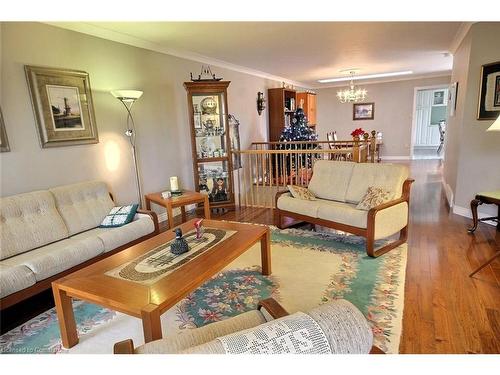 13-85 Beasley Crescent, Cambridge, ON - Indoor Photo Showing Living Room