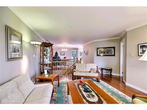 13-85 Beasley Crescent, Cambridge, ON - Indoor Photo Showing Living Room