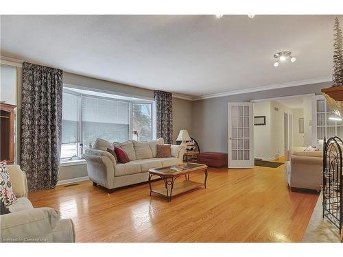 715362 Oxford Rd 4, Woodstock, ON - Indoor Photo Showing Living Room