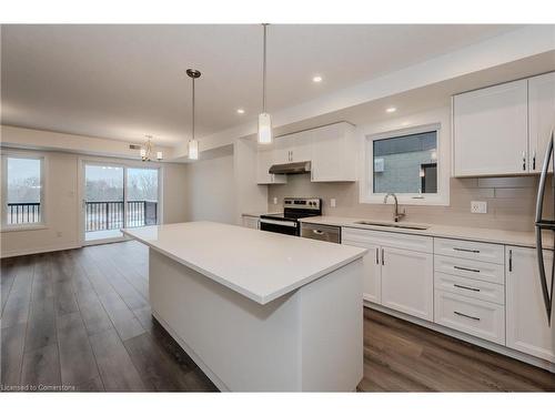 F021-15 Stauffer Woods Trail, Kitchener, ON - Indoor Photo Showing Kitchen With Upgraded Kitchen