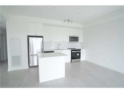 1304-55 Duke Street W, Kitchener, ON - Indoor Photo Showing Kitchen With Stainless Steel Kitchen