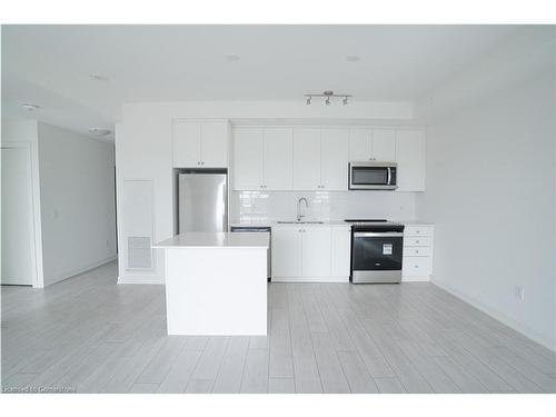 1304-55 Duke Street W, Kitchener, ON - Indoor Photo Showing Kitchen With Stainless Steel Kitchen