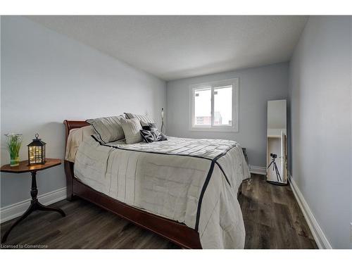 606-64 Benton Street, Kitchener, ON - Indoor Photo Showing Bedroom