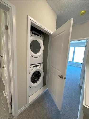 12-25 Isherwood Avenue, Cambridge, ON - Indoor Photo Showing Laundry Room