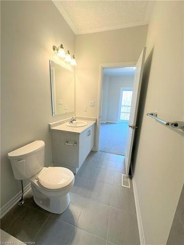 12-25 Isherwood Avenue, Cambridge, ON - Indoor Photo Showing Bathroom