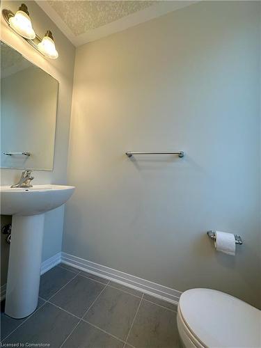 12-25 Isherwood Avenue, Cambridge, ON - Indoor Photo Showing Bathroom