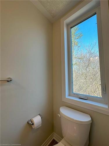 12-25 Isherwood Avenue, Cambridge, ON - Indoor Photo Showing Bathroom