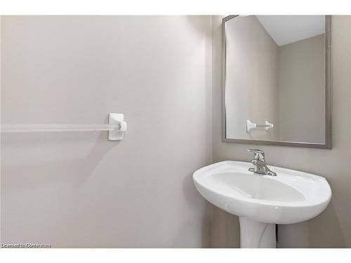 35 Nancroft Crescent, Cambridge, ON - Indoor Photo Showing Bathroom