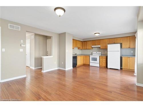 35 Nancroft Crescent, Cambridge, ON - Indoor Photo Showing Kitchen