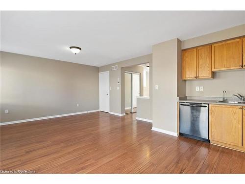 35 Nancroft Crescent, Cambridge, ON - Indoor Photo Showing Kitchen