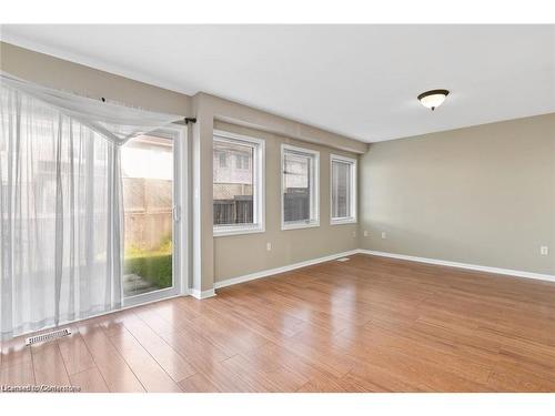 35 Nancroft Crescent, Cambridge, ON - Indoor Photo Showing Other Room