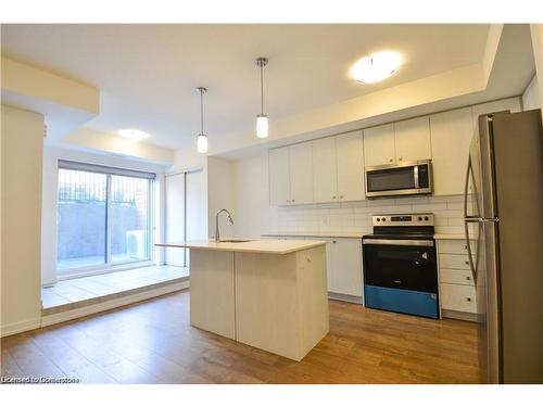 D1-10 Palace Street, Kitchener, ON - Indoor Photo Showing Kitchen