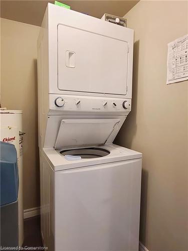 204-50 Bryan Court, Kitchener, ON - Indoor Photo Showing Laundry Room