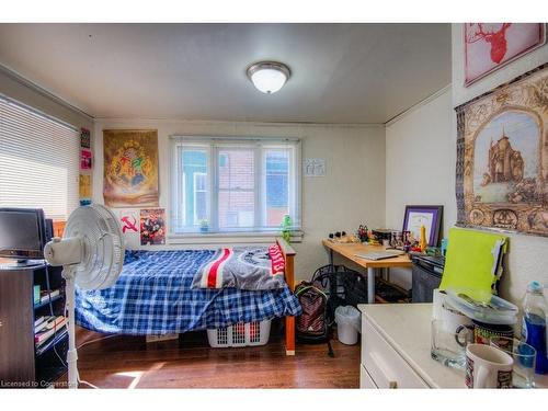 126 Albert Street, Waterloo, ON - Indoor Photo Showing Bedroom