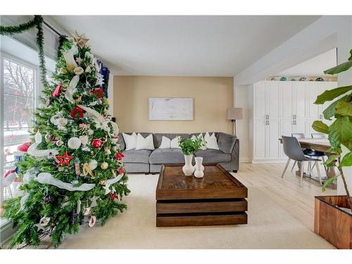 555 Westheights Drive, Kitchener, ON - Indoor Photo Showing Living Room